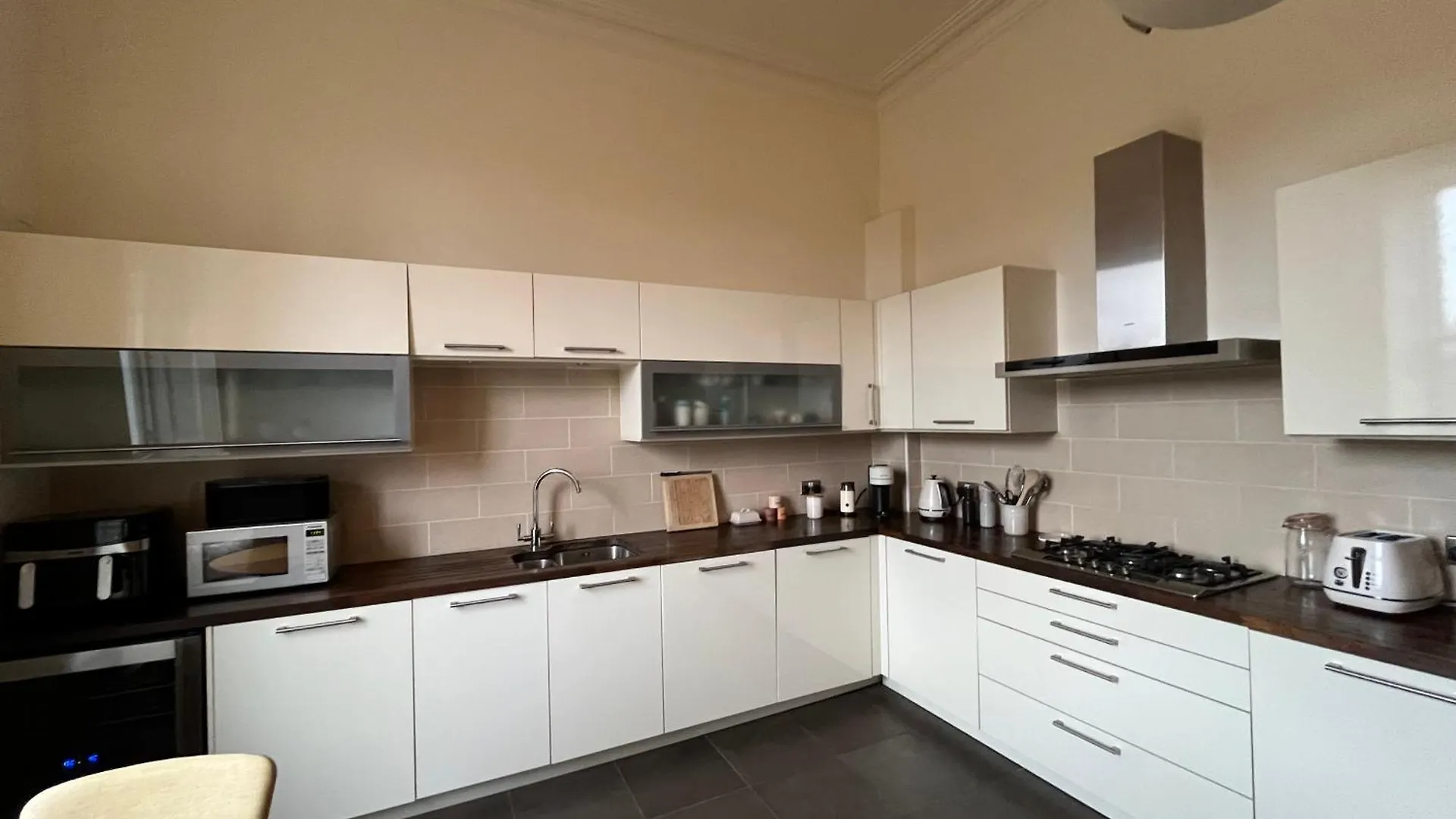 Quiet Room In Vibrant Bruntsfield With Private Parking Edinburgh 0*,  Birleşik Krallık