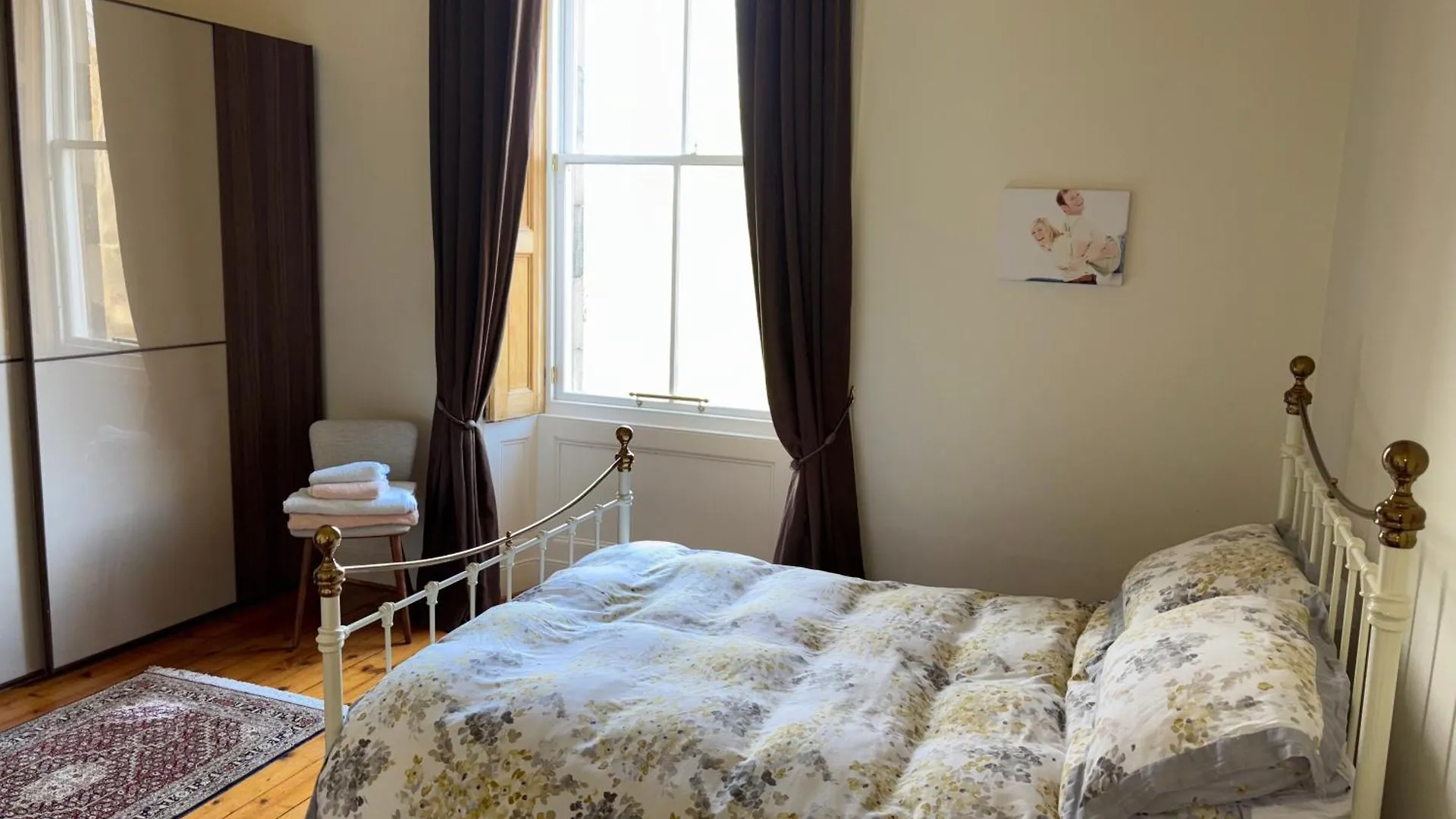 Quiet Room In Vibrant Bruntsfield With Private Parking エディンバラ イギリス