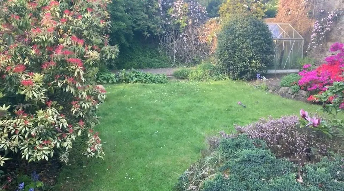 Quiet Room In Vibrant Bruntsfield With Private Parking エディンバラ